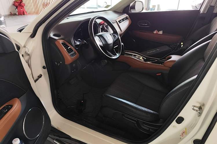 Used Honda Vezel 2015 1.8L CVT 2WD Luxury Model Driver Seat