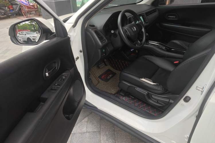 Used Honda Vezel 2015 1.5L CVT two-wheel drive Comfort trim Driver Seat