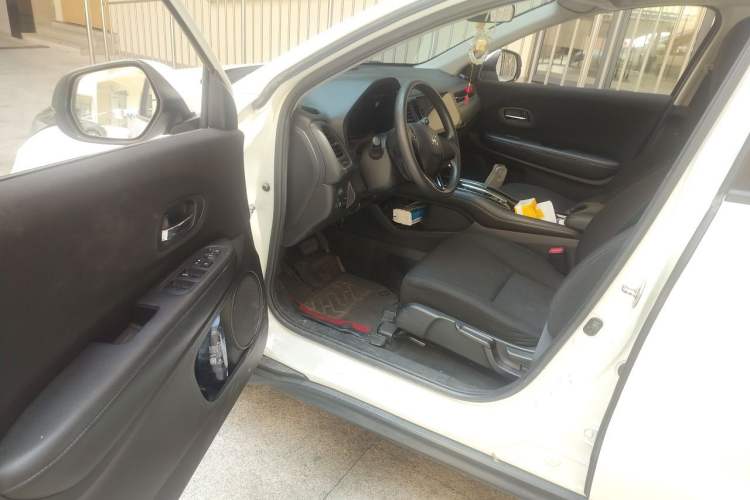 Used Honda Vezel 2015 1.5L CVT two-wheel drive Comfort trim Driver Seat