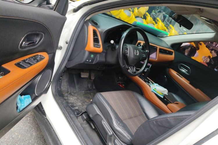 Used Honda Vezel 2015 1.8L CVT 2WD Luxury Model Driver Seat