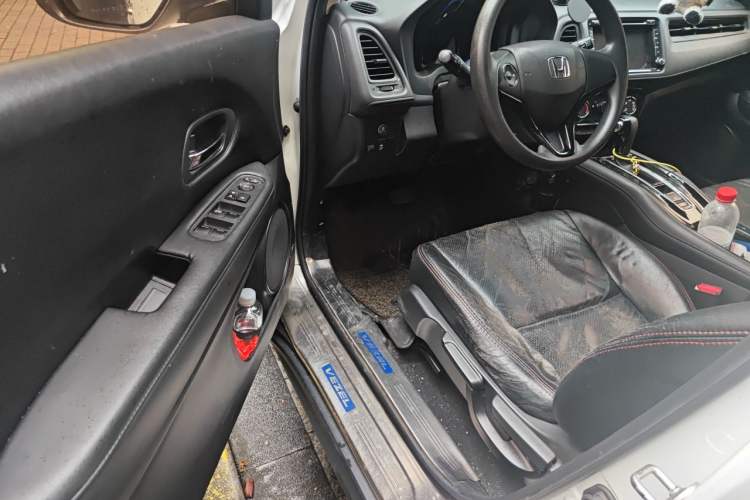 Used Honda Vezel 2015 1.5L CVT two-wheel drive Comfort trim Driver Seat