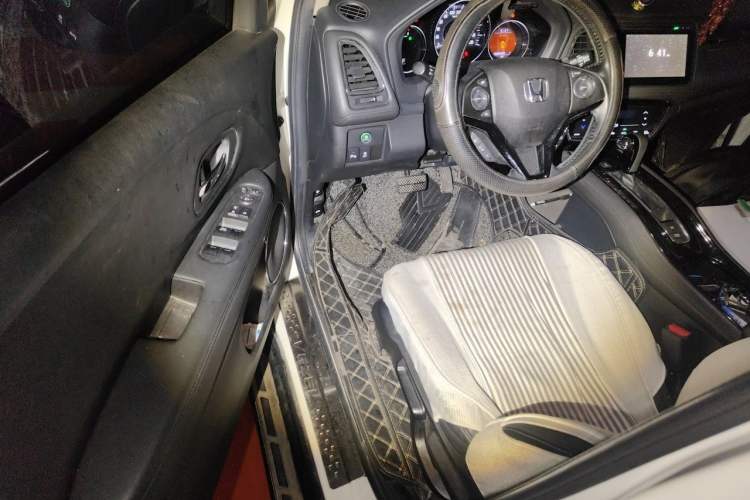 Used Honda Vezel 2015 1.8L CVT 2WD Luxury Model Driver Seat