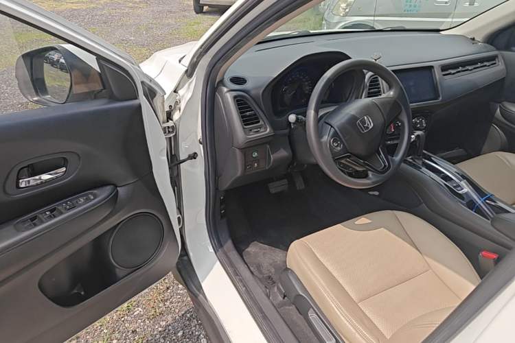 Used Honda Vezel 2015 1.5L CVT two-wheel drive Comfort trim Driver Seat