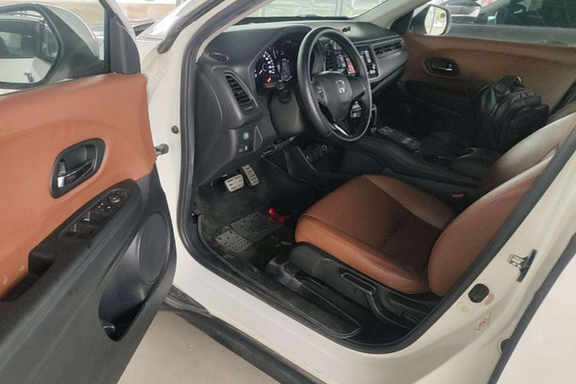 Used Honda Vezel 2015 1.5L CVT two-wheel drive Comfort trim Driver Seat