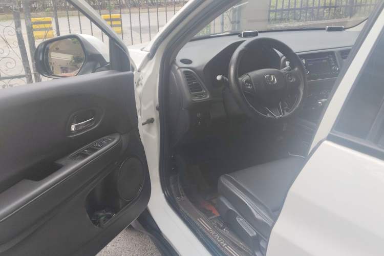 Used Honda Vezel 2015 1.5L CVT two-wheel drive Comfort trim Driver Seat