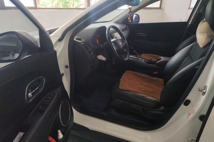 Used Honda Vezel 2015 1.8L CVT 2WD Luxury Model Driver Seat