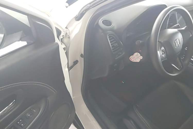 Used Honda Vezel 2015 1.5L CVT two-wheel drive Comfort trim Driver Seat
