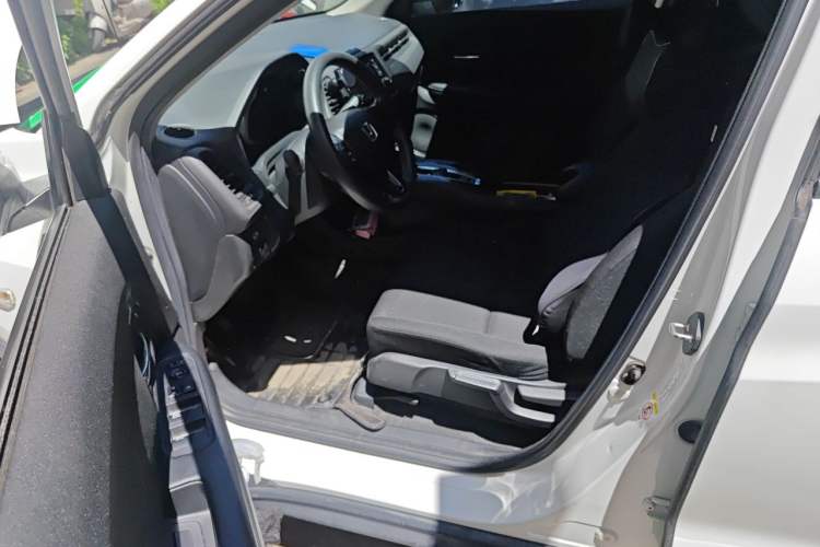 Used Honda Vezel 2015 1.5L CVT two-wheel drive Comfort trim Driver Seat