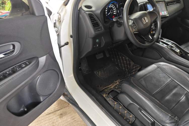 Used Honda Vezel 2015 1.5L CVT two-wheel drive Comfort trim Driver Seat