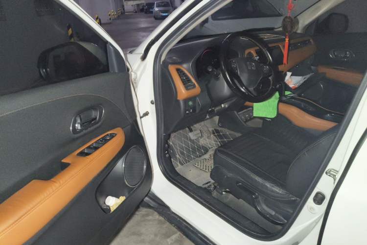 Used Honda Vezel 2015 1.8L CVT 2WD Luxury Model Driver Seat