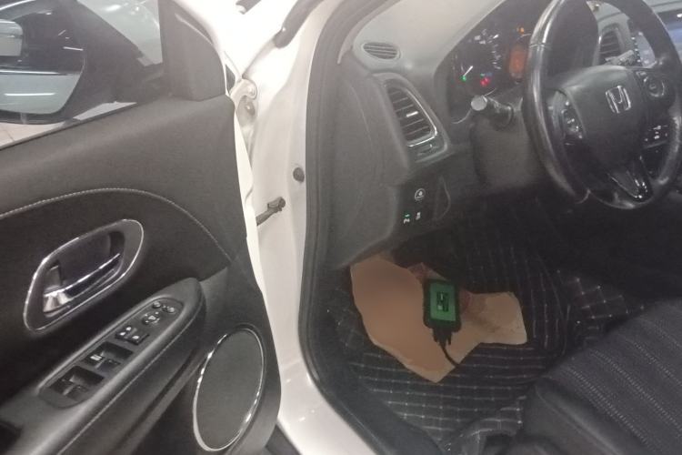 Used Honda Vezel 2015 1.8L CVT 2WD Luxury Model Driver Seat