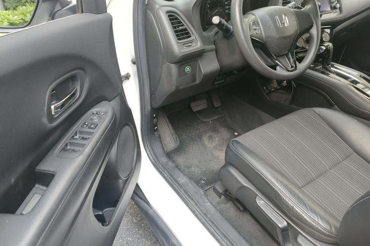 Used Honda Vezel 2015 1.8L CVT 2WD Elite Model Driver Seat