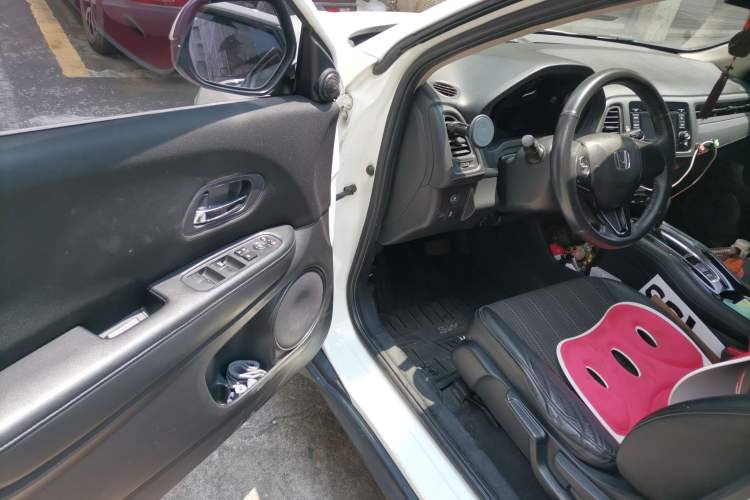 Used Honda Vezel 2015 1.8L CVT 2WD Elite Model Driver Seat