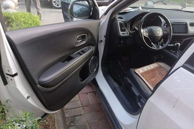Used Honda Vezel 2015 1.8L CVT 2WD Luxury Model Driver Seat
