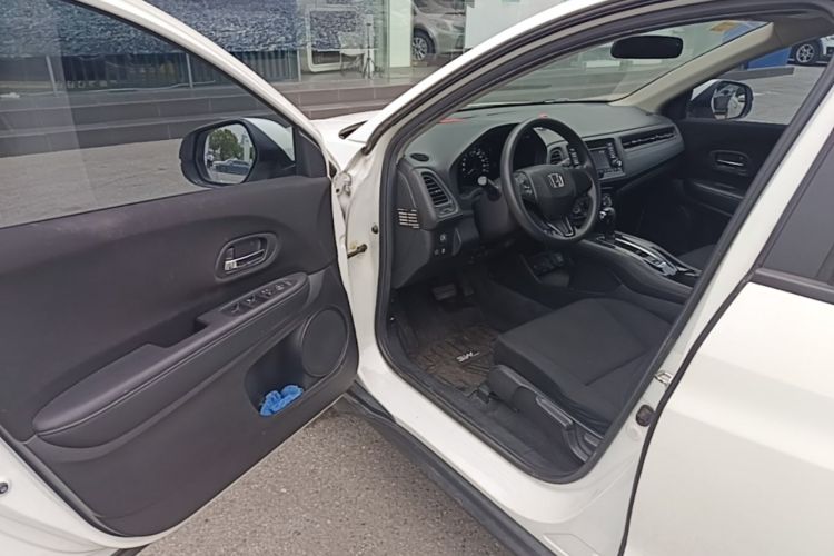 Used Honda Vezel 2015 1.5L CVT two-wheel drive Comfort trim Driver Seat
