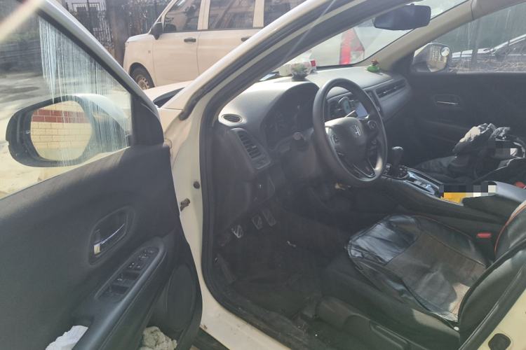 Used Honda Vezel 2015 1.5L manual two-wheel drive Comfort trim level Driver Seat