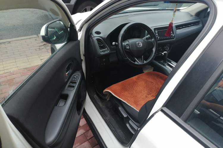 Used Honda Vezel 2015 1.5L CVT two-wheel drive Comfort trim Driver Seat