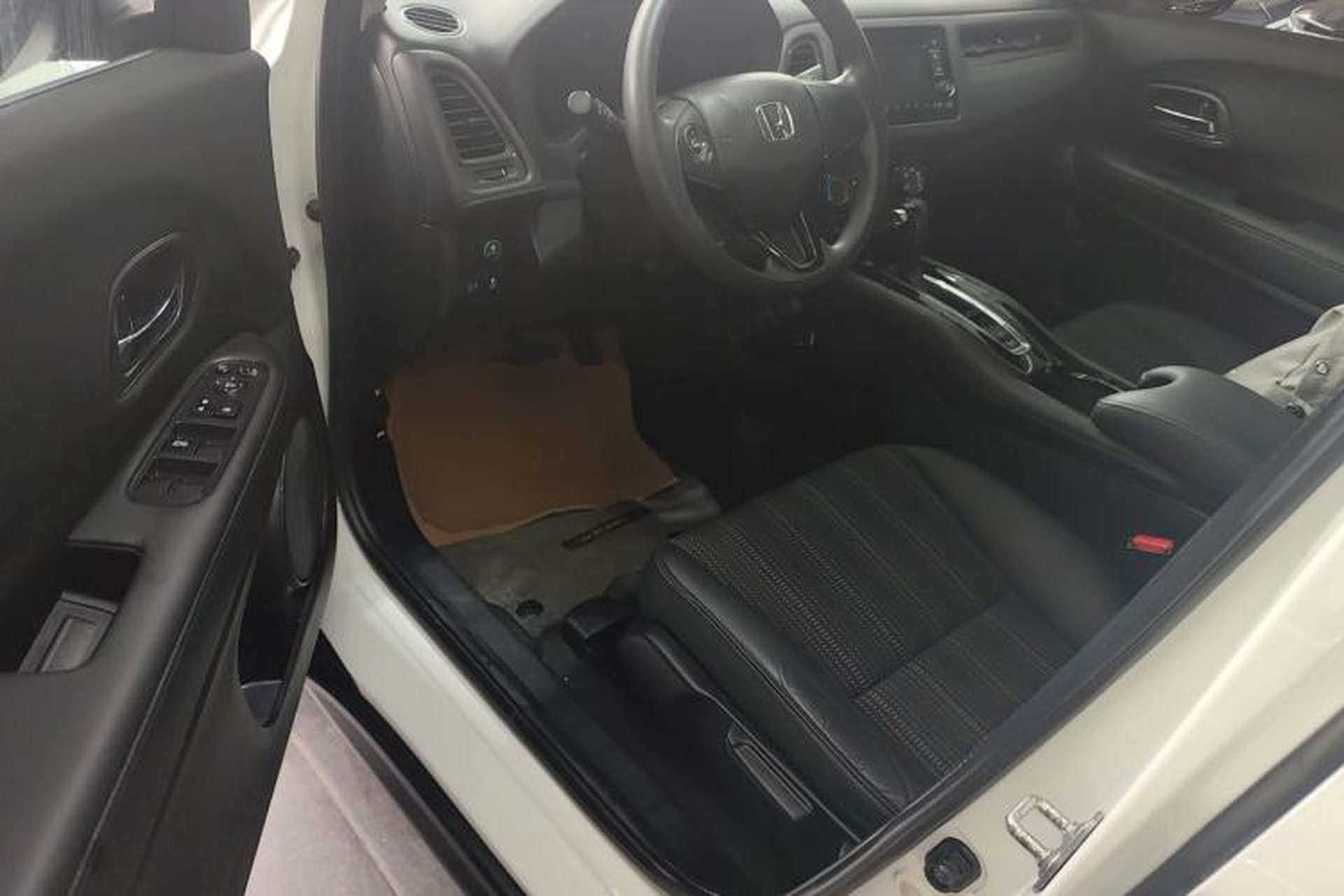 Used Honda Vezel 2015 1.8L CVT 2WD Elite Model Driver Seat