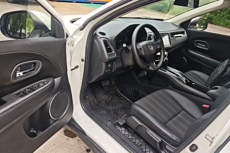 Used Honda Vezel 2015 1.8L CVT 2WD Luxury Model Driver Seat
