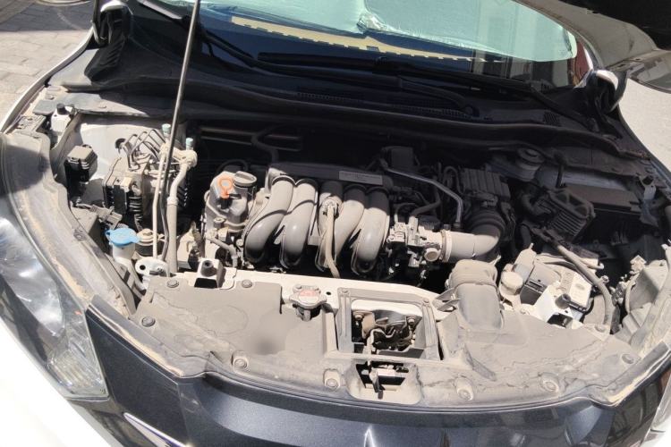 Used Honda Vezel 2015 1.5L CVT two-wheel drive Comfort trim Engine Bay