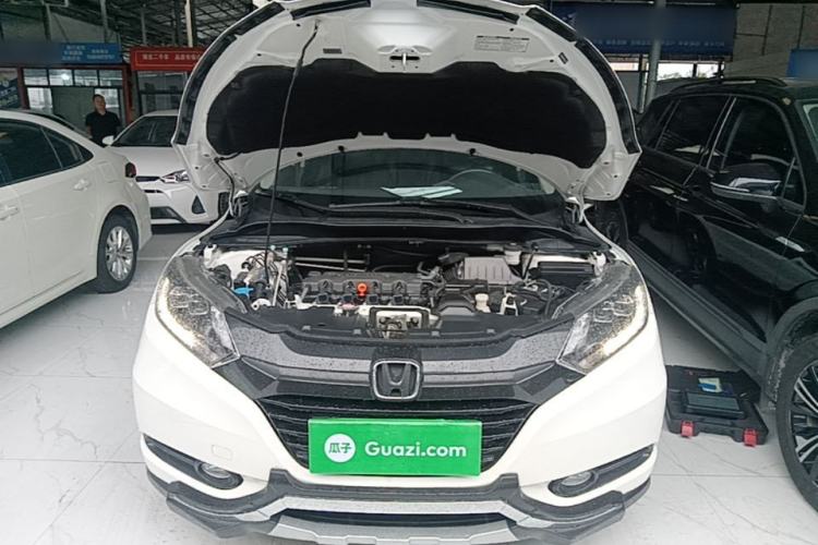 Used Honda Vezel 2015 1.8L CVT 2WD Luxury Model Engine Bay