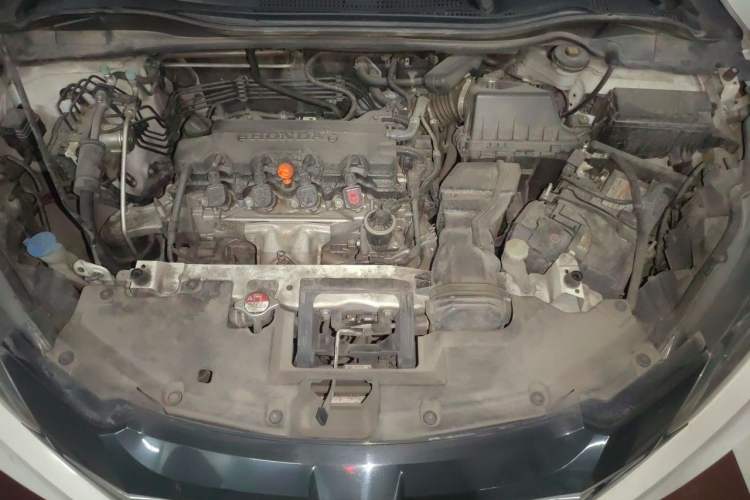 Used Honda Vezel 2015 1.8L CVT 2WD Luxury Model Engine Bay