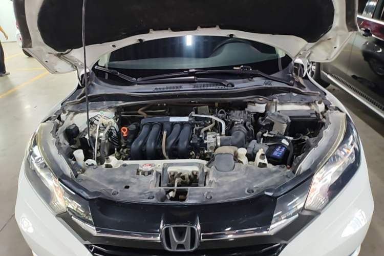 Used Honda Vezel 2015 1.5L CVT two-wheel drive Comfort trim Engine Bay