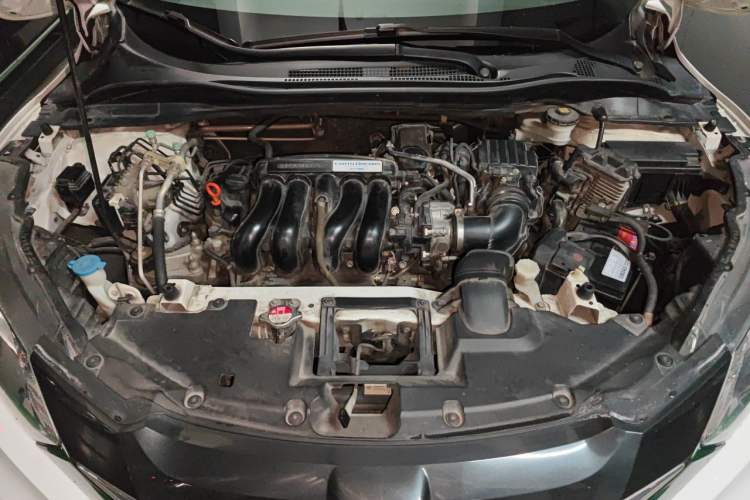 Used Honda Vezel 2015 1.5L CVT two-wheel drive Comfort trim Engine Bay