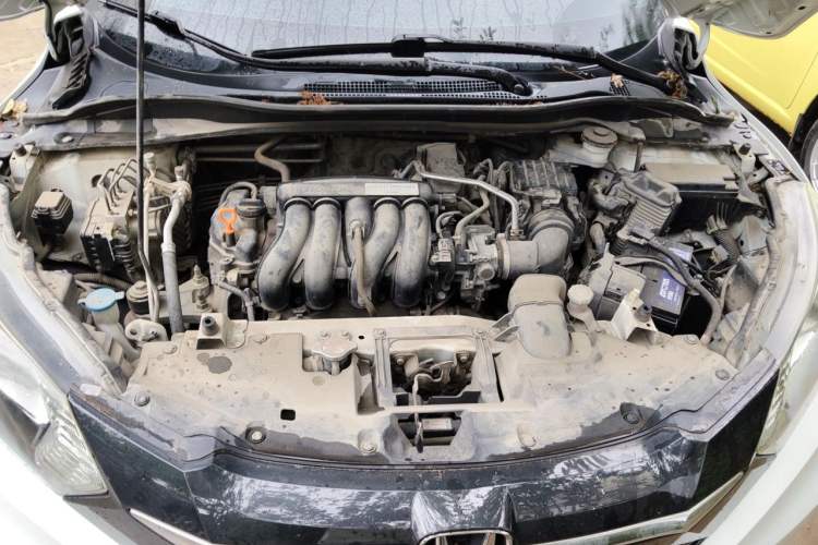 Used Honda Vezel 2015 1.5L CVT two-wheel drive Comfort trim Engine Bay