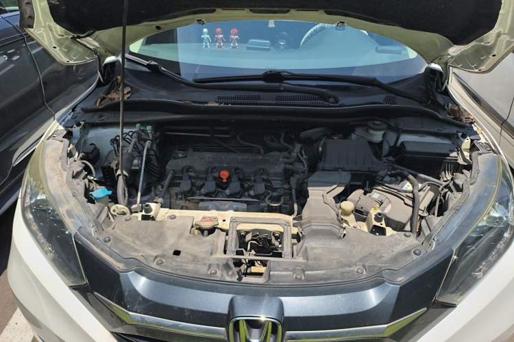 Used Honda Vezel 2015 1.8L CVT 2WD Luxury Model Engine Bay