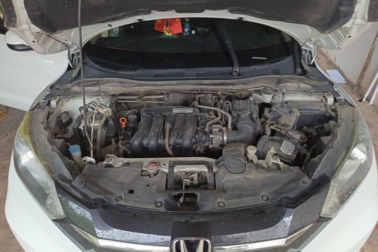 Used Honda Vezel 2015 1.5L CVT two-wheel drive Comfort trim Engine Bay