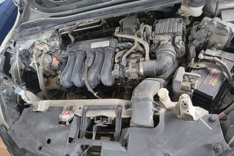 Used Honda Vezel 2015 1.5L CVT two-wheel drive Comfort trim Engine Bay