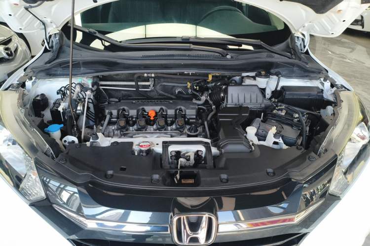 Used Honda Vezel 2015 1.8L Manual Two-Wheel Drive Elite Version Engine Bay