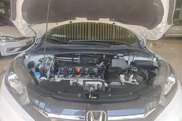 Used Honda Vezel 2015 1.8L CVT 2WD Elite Model Engine Bay