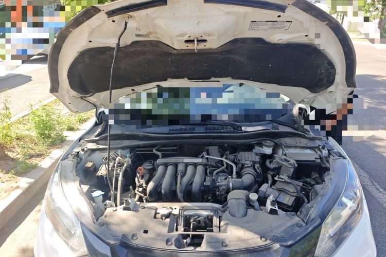 Used Honda Vezel 2015 1.5L CVT two-wheel drive Comfort trim Engine Bay