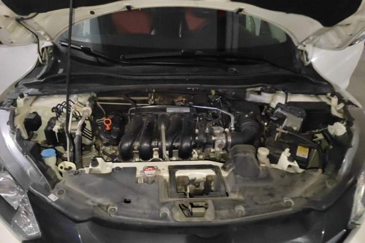 Used Honda Vezel 2015 1.5L CVT two-wheel drive Comfort trim Engine Bay