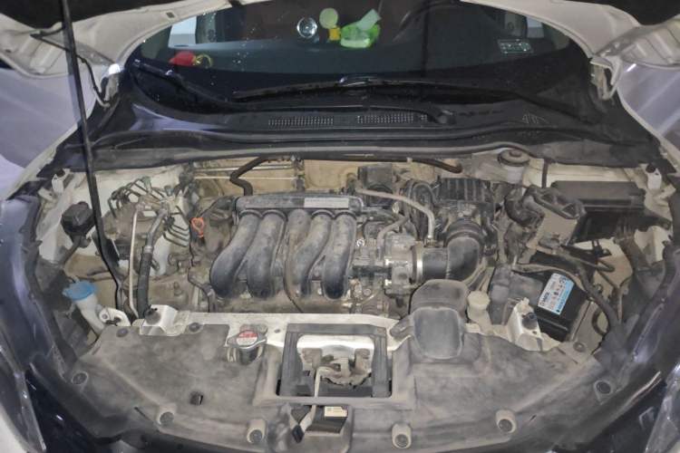 Used Honda Vezel 2015 1.5L CVT two-wheel drive Comfort trim Engine Bay