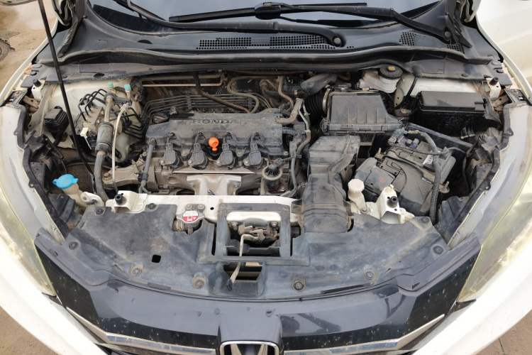 Used Honda Vezel 2015 1.8L CVT 2WD Luxury Model Engine Bay
