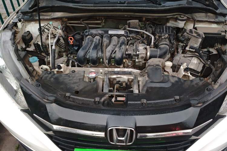 Used Honda Vezel 2015 1.5L CVT two-wheel drive Comfort trim Engine Bay