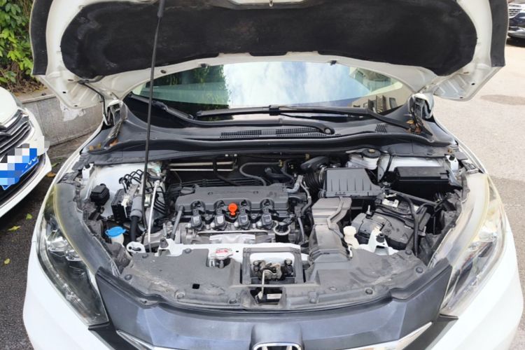 Used Honda Vezel 2015 1.8L CVT 2WD Luxury Model Engine Bay