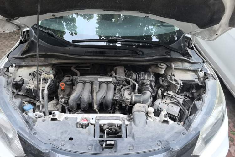Used Honda Vezel 2015 1.5L CVT two-wheel drive Comfort trim Engine Bay