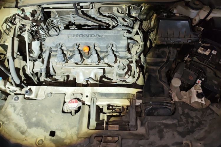 Used Honda Vezel 2015 1.8L CVT 2WD Luxury Model Engine Bay