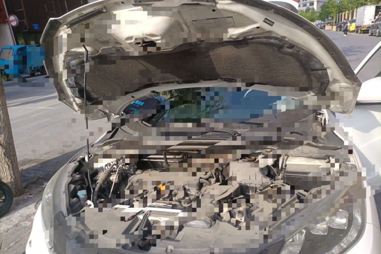 Used Honda Vezel 2015 1.8L CVT 2WD Luxury Model Engine Bay