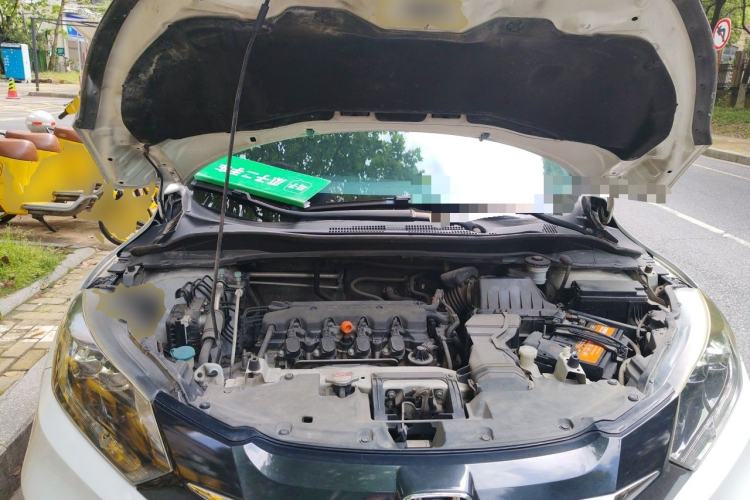 Used Honda Vezel 2015 1.8L CVT 2WD Luxury Model Engine Bay