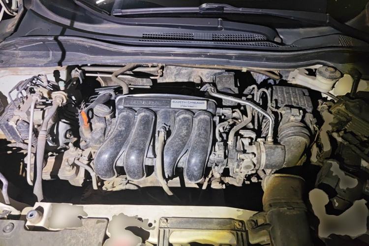 Used Honda Vezel 2015 1.5L CVT two-wheel drive Comfort trim Engine Bay