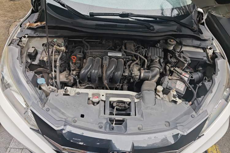 Used Honda Vezel 2015 1.5L CVT two-wheel drive Comfort trim Engine Bay