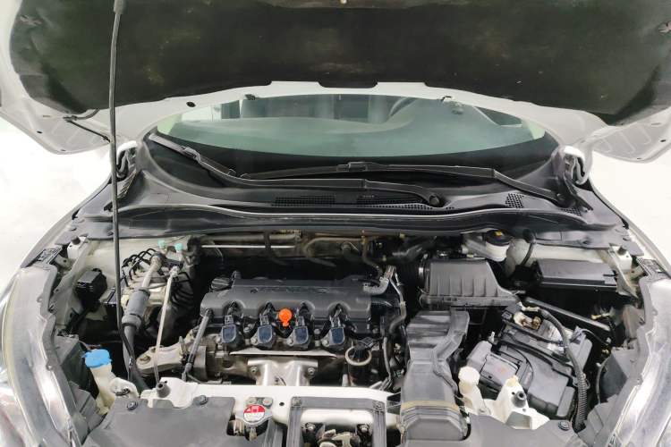 Used Honda Vezel 2015 1.8L CVT 2WD Elite Model Engine Bay