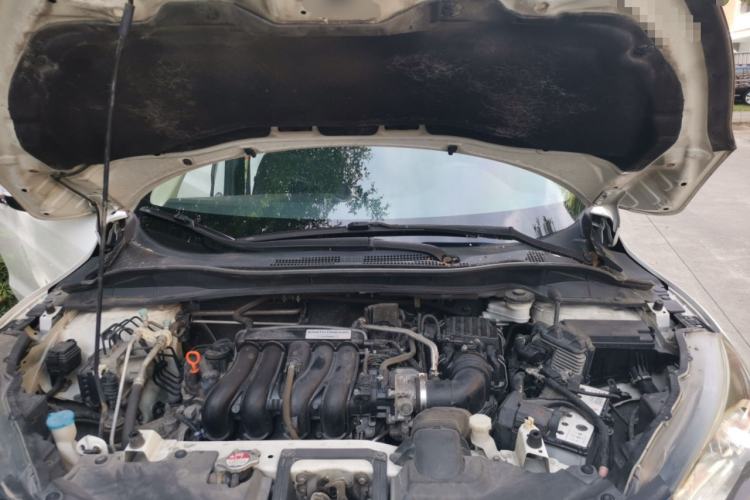 Used Honda Vezel 2015 1.5L CVT two-wheel drive Comfort trim Engine Bay