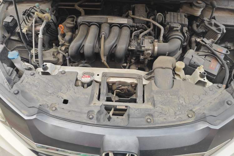 Used Honda Vezel 2015 1.5L CVT two-wheel drive Comfort trim Engine Bay