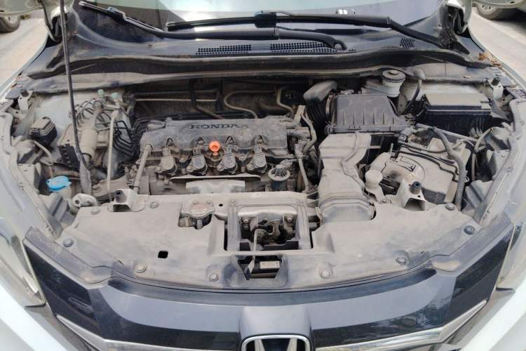 Used Honda Vezel 2015 1.8L CVT 2WD Luxury Model Engine Bay
